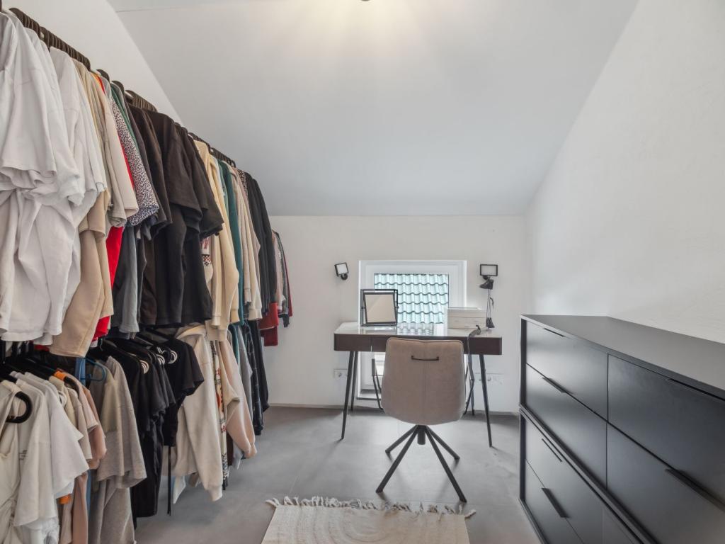 Schlafzimmer mit Ankleide_2