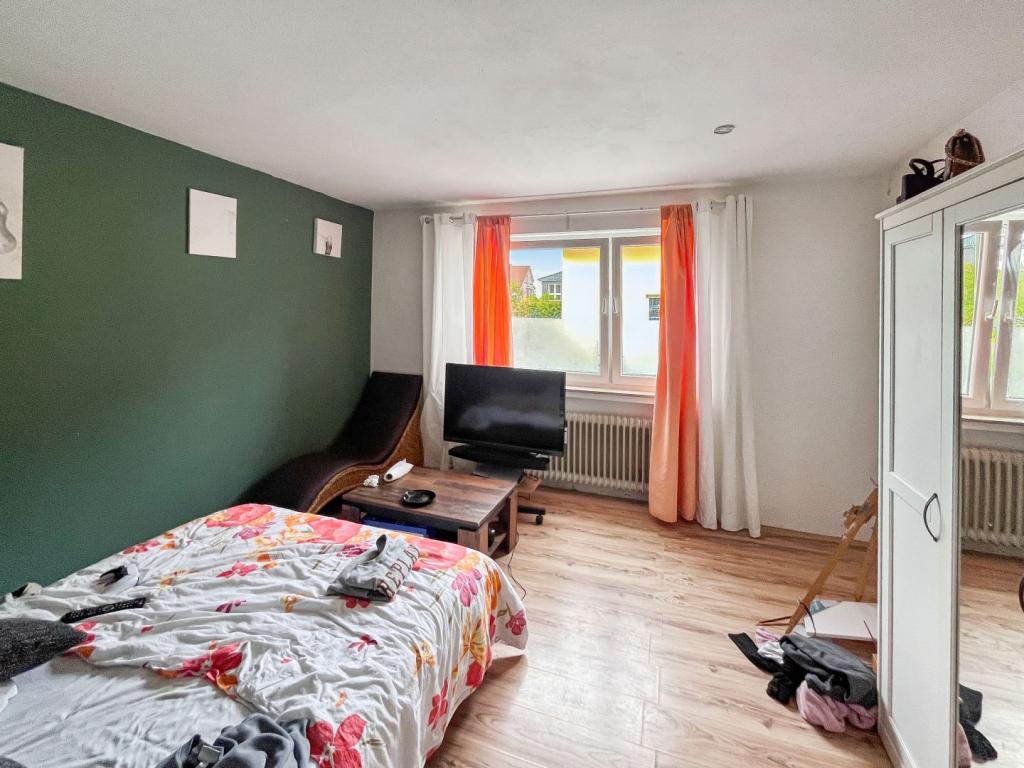 Schlafzimmer 1