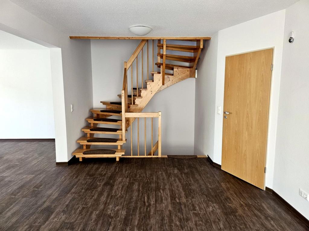 Echtholztreppe zur Diele_1