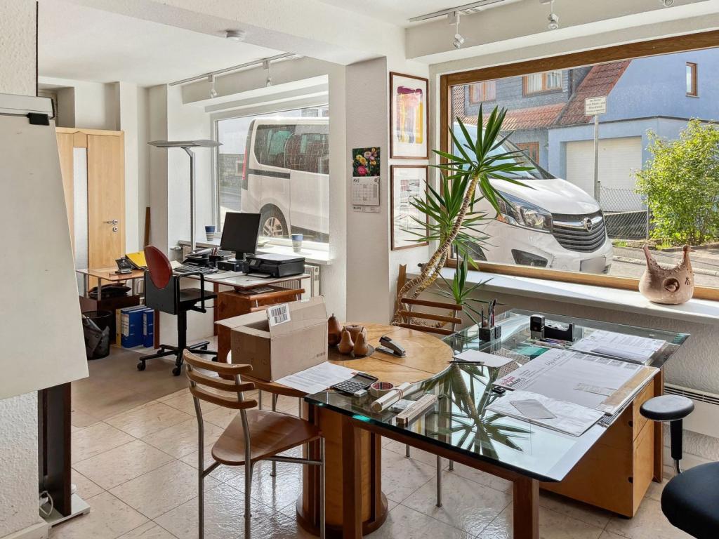 Büro - Ausstellung EG