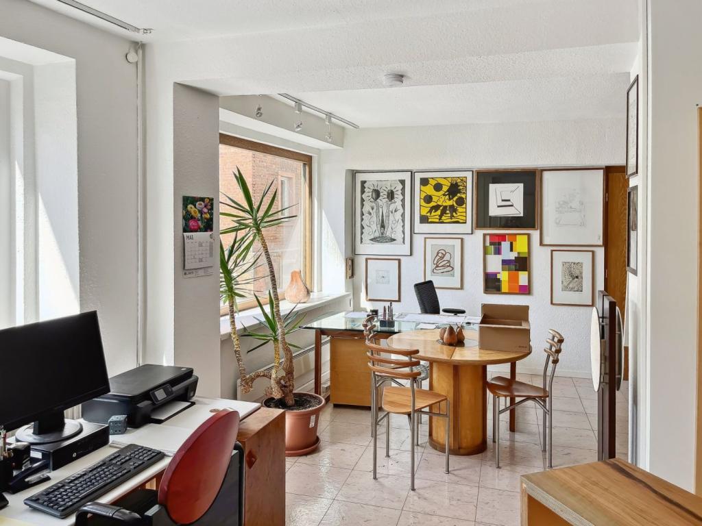 Büro EG