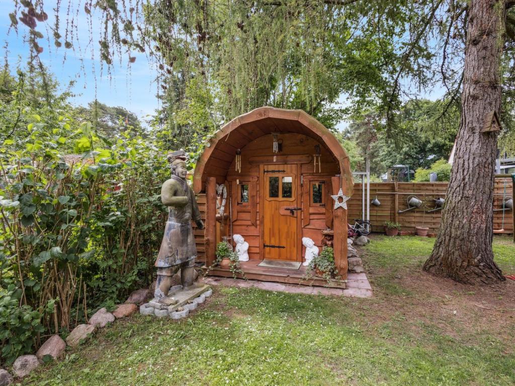 Garten mit Gartenhaus