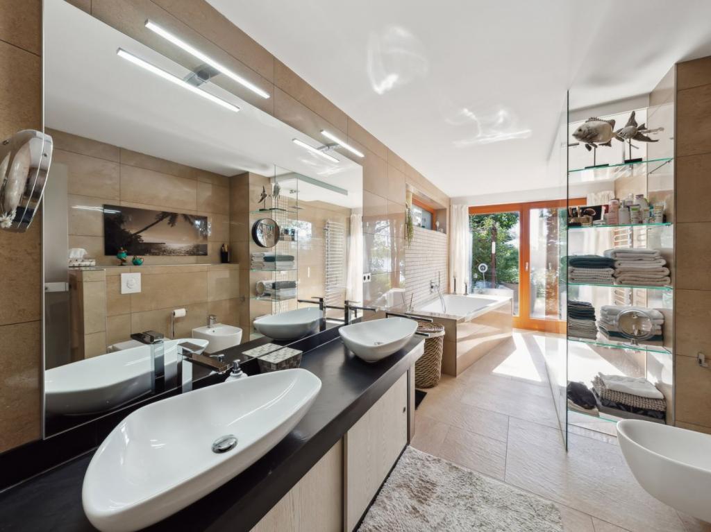 Badezimmer EG Ansicht II