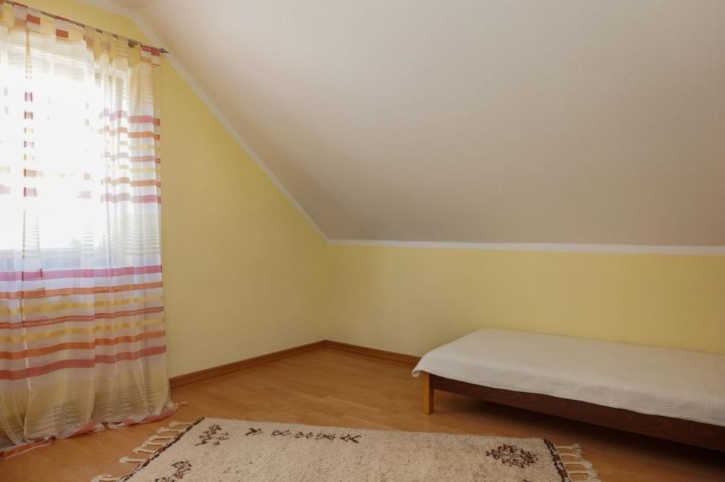 Schlafzimmer 2 DG