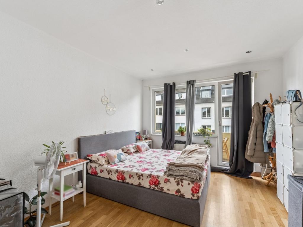 Schlafzimmer 1