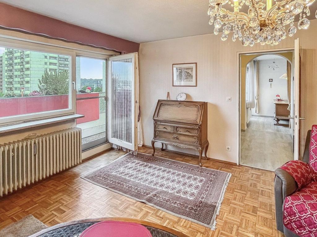 Wohnzimmer mit Flur