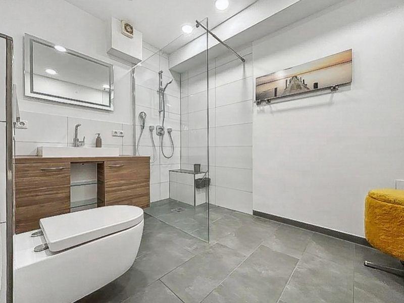 UG - Badezimmer - Ansicht 1
