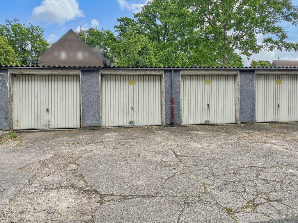 Garagenreihe II