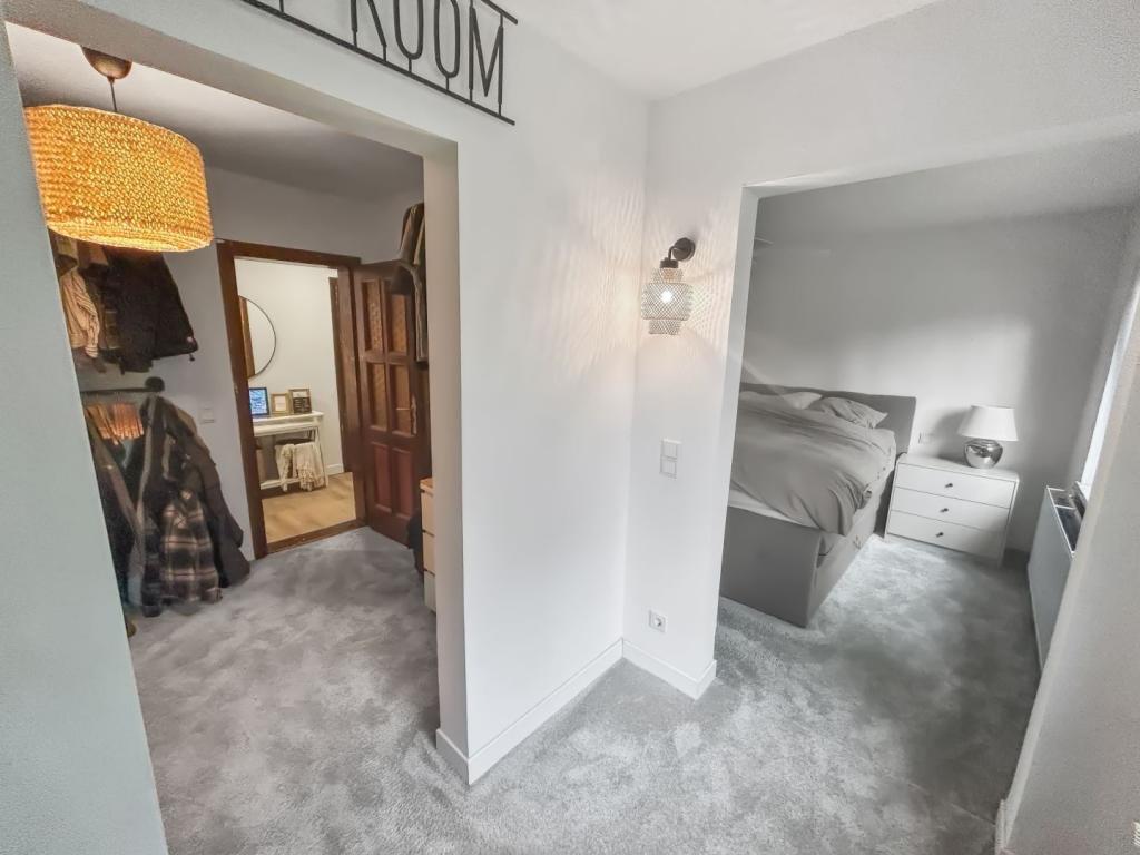 Schlafzimmer mit Ankleide