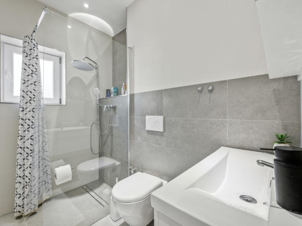 EG WHG. 2 Küche und Bad_2