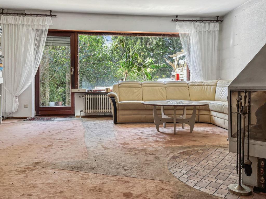 Wohnzimmer mit Kamin