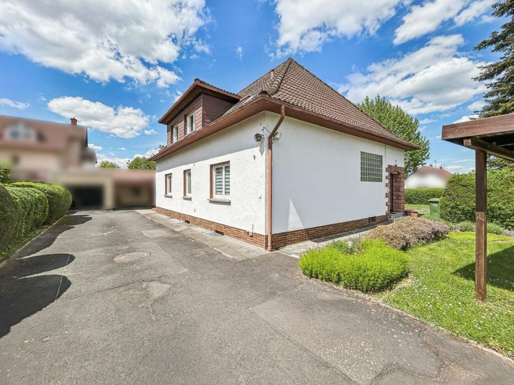 Außenansicht Einfahrt