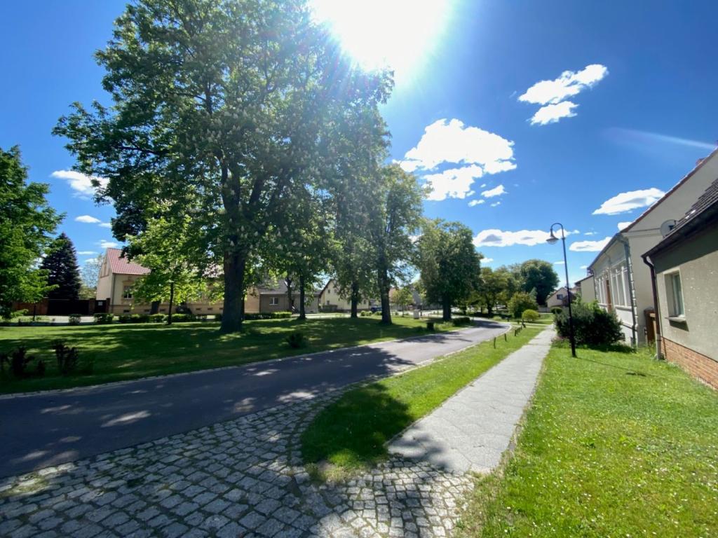 vor der Einfahrt