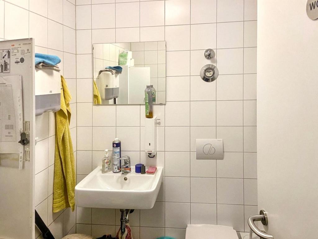 Weindepot Küche und WC_2