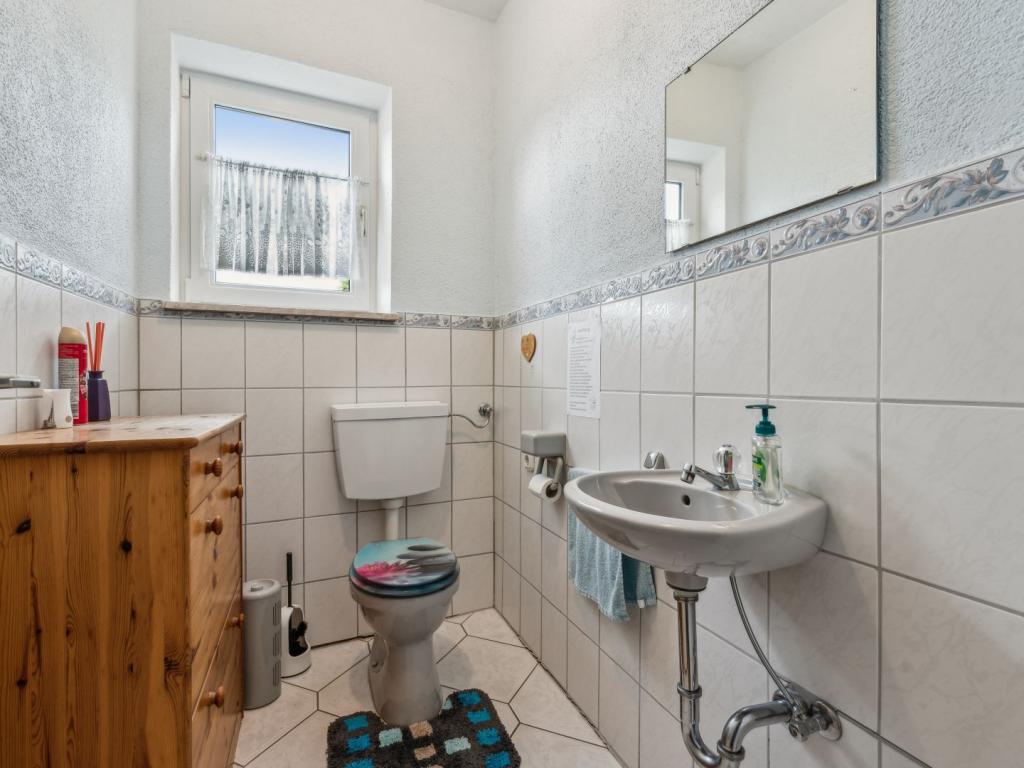 EG - WC