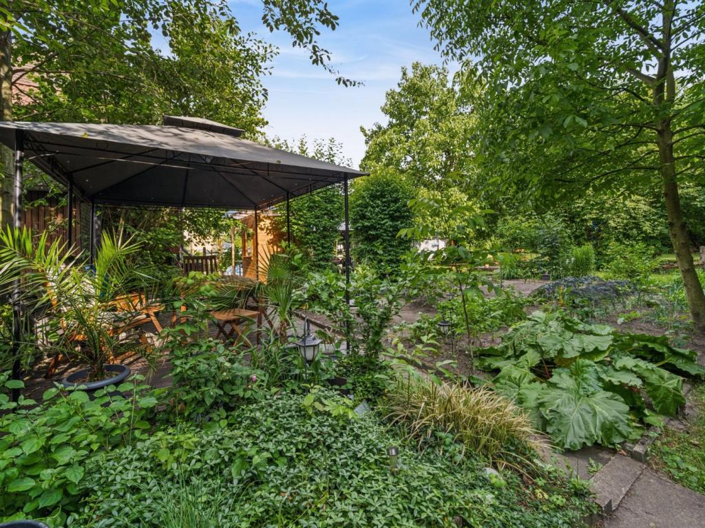 Gartenansicht I