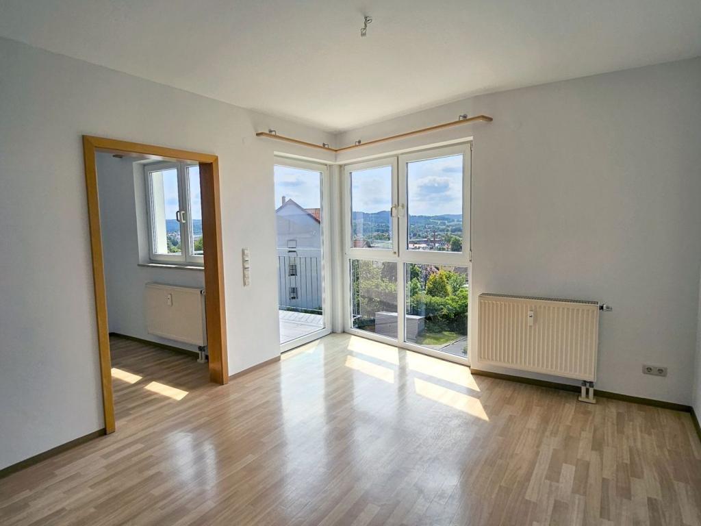 Wohnraum mit Balkon