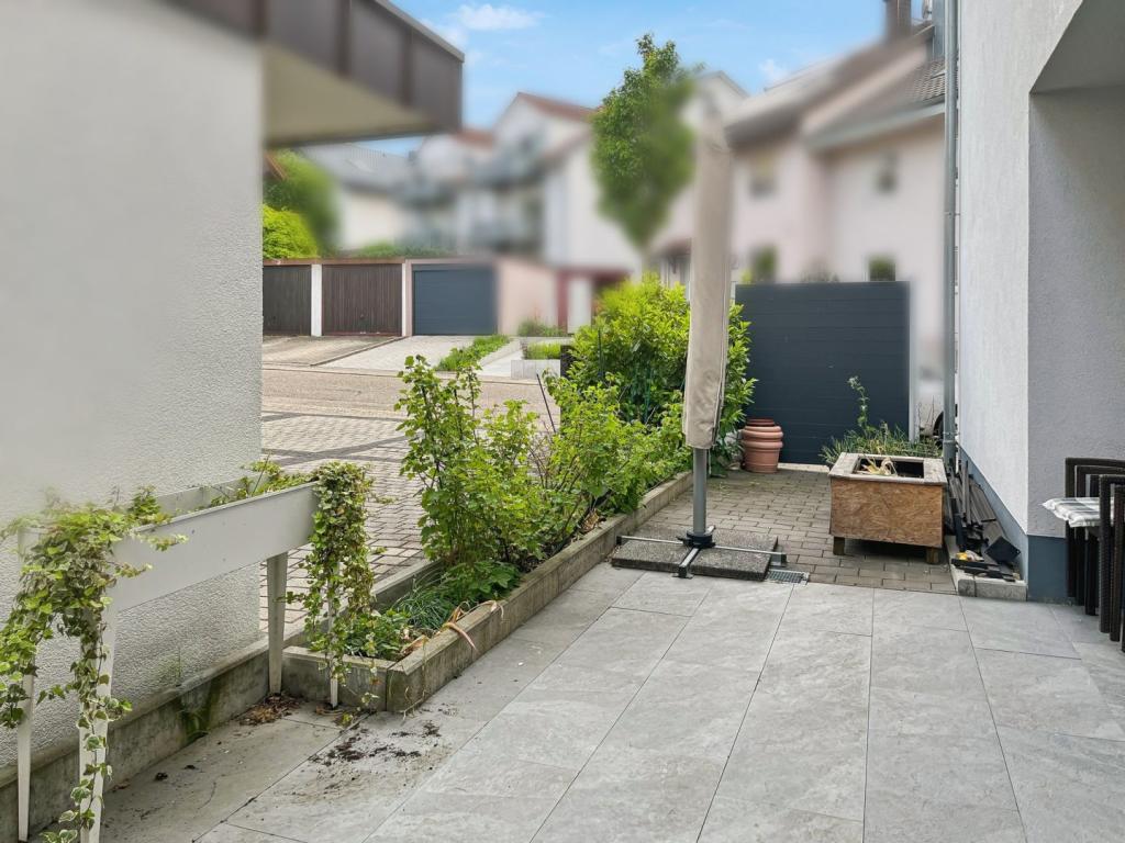 großzügige Südterrasse 