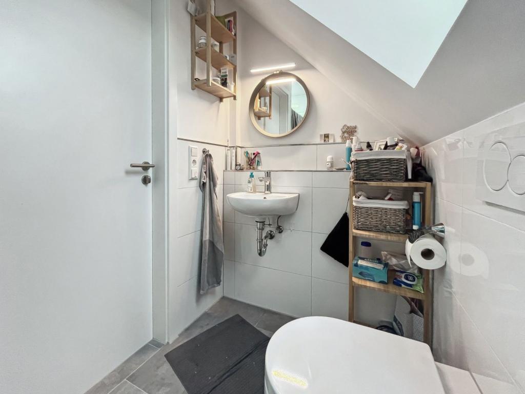 kleines Bad mit Dusche 