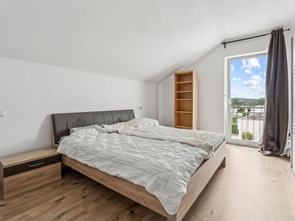 Schlafzimmer DG