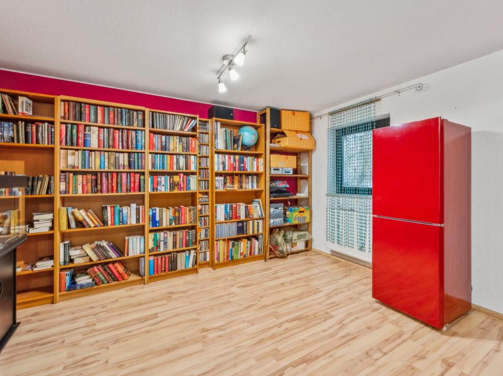 Bibliothek im Keller