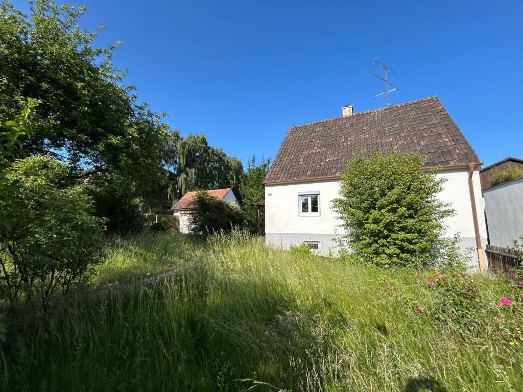 Grundstück mit Altbestand