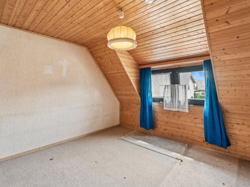 Zimmer 2 OG