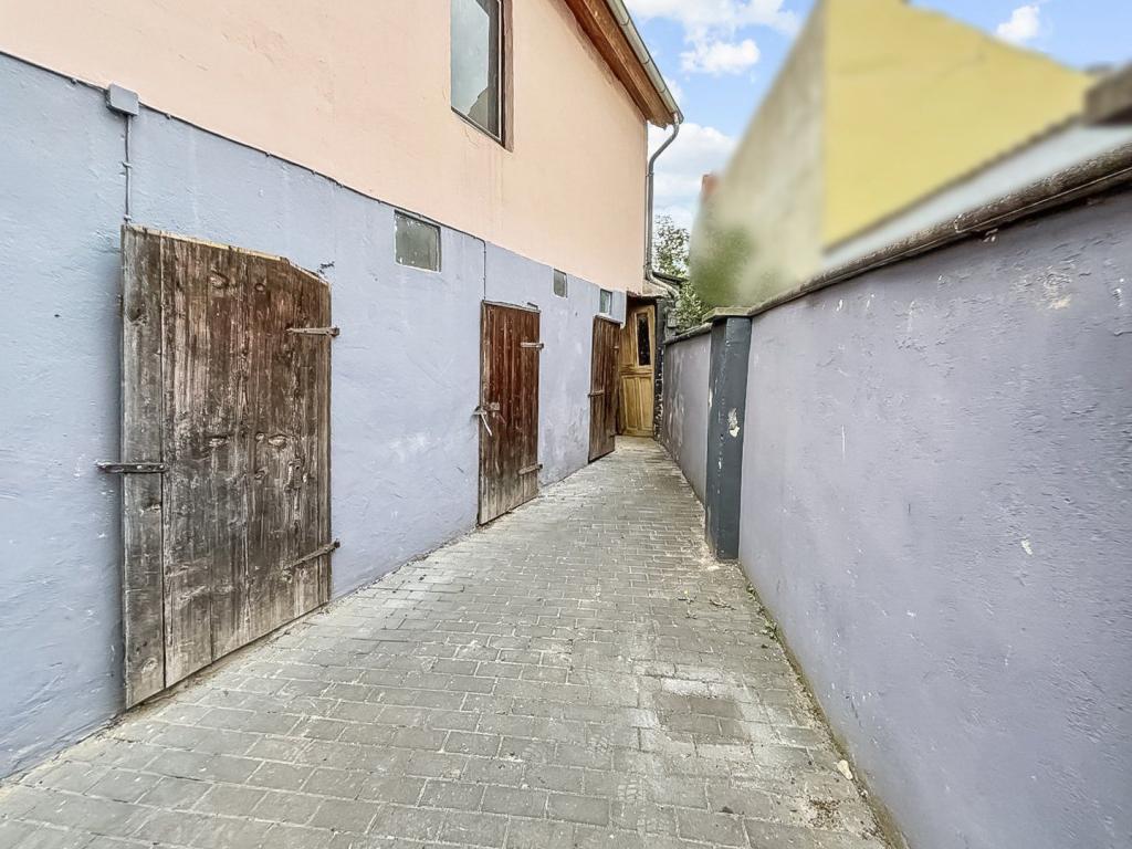 Rückansicht und Innenhof_2