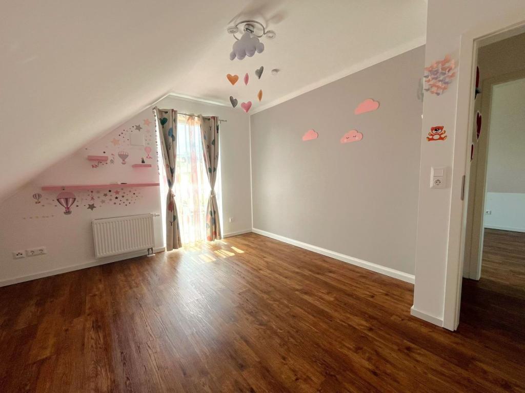 Zimmer III DG