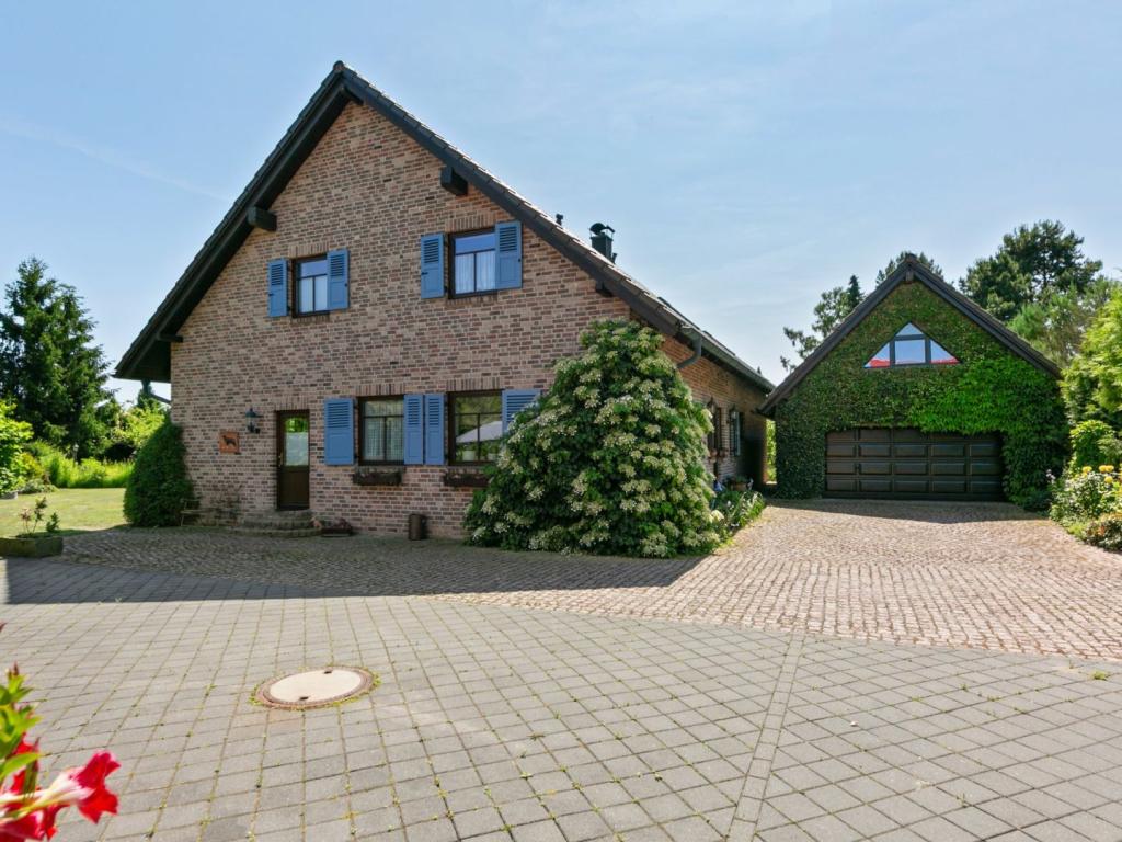 Haus und Garage