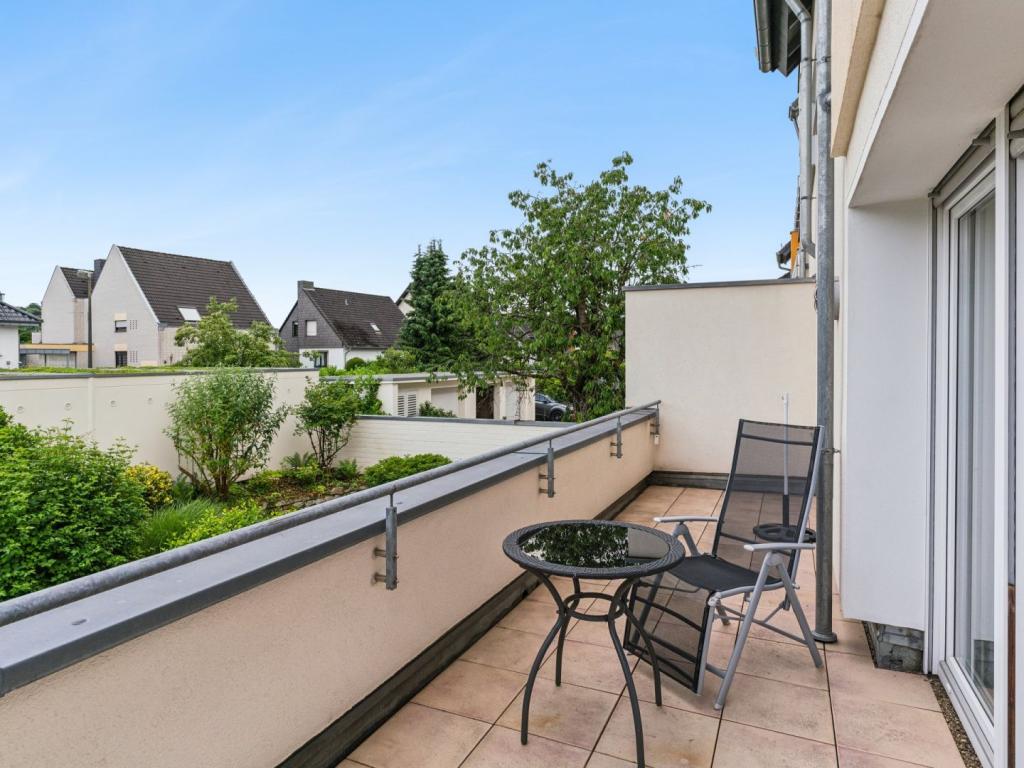 Balkon EG links