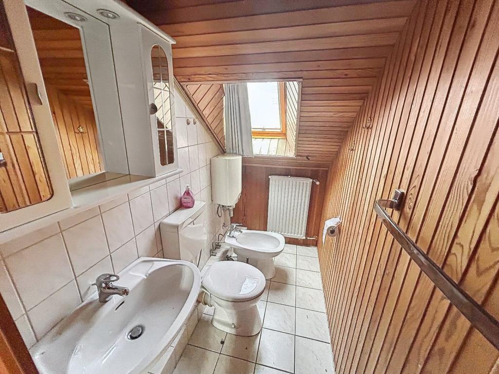 Bad Dachgeschoss