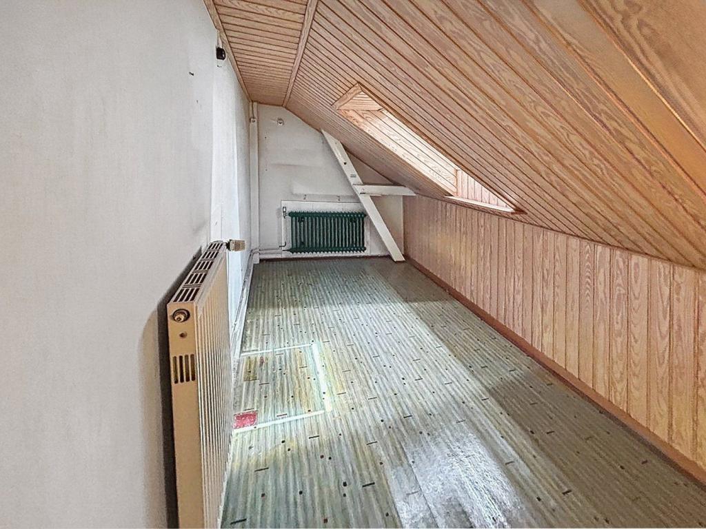 Halbes Zimmer Dachgeschoss