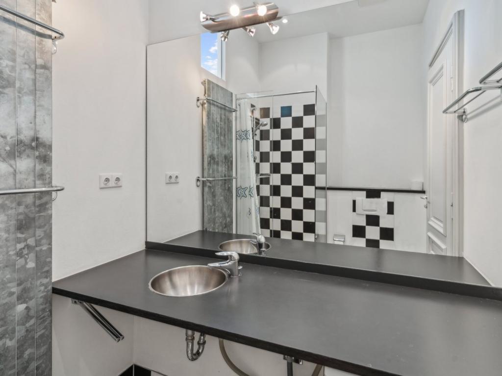 Badezimmer Ansicht 1