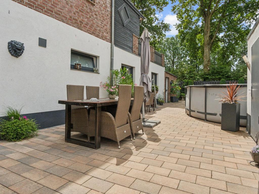 Terrasse mit Garten