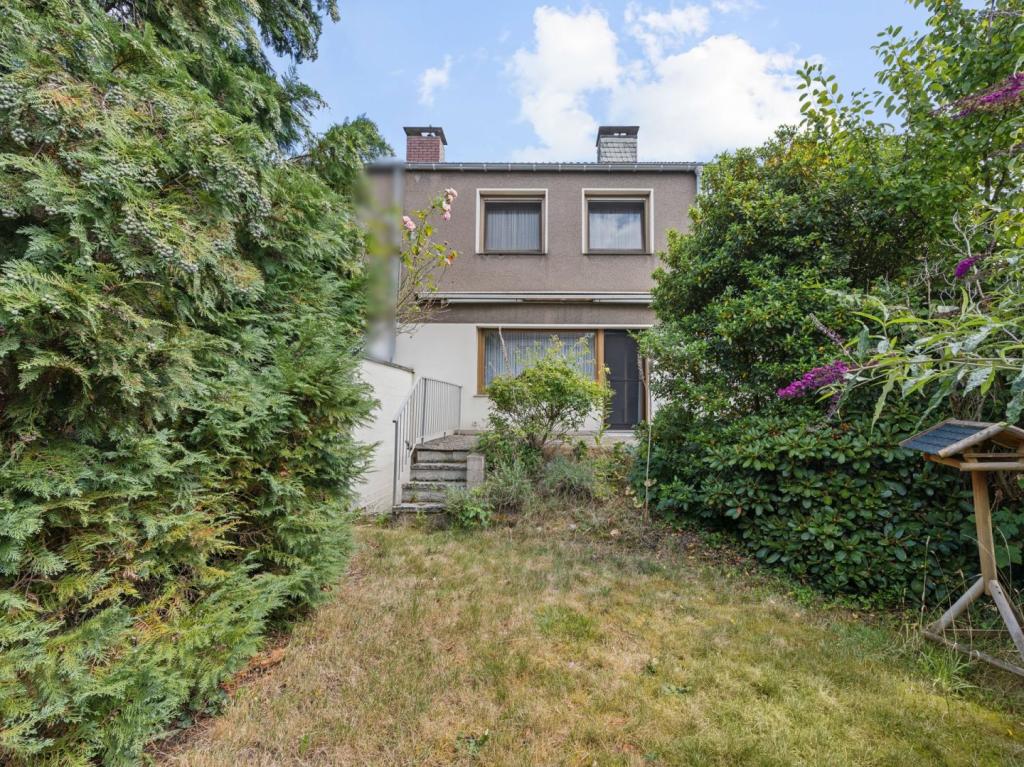Rückansicht und Garten