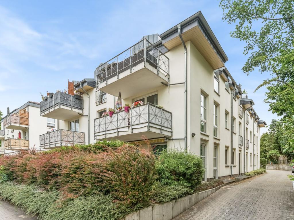 Gepflegtes Mehrfamilienhaus