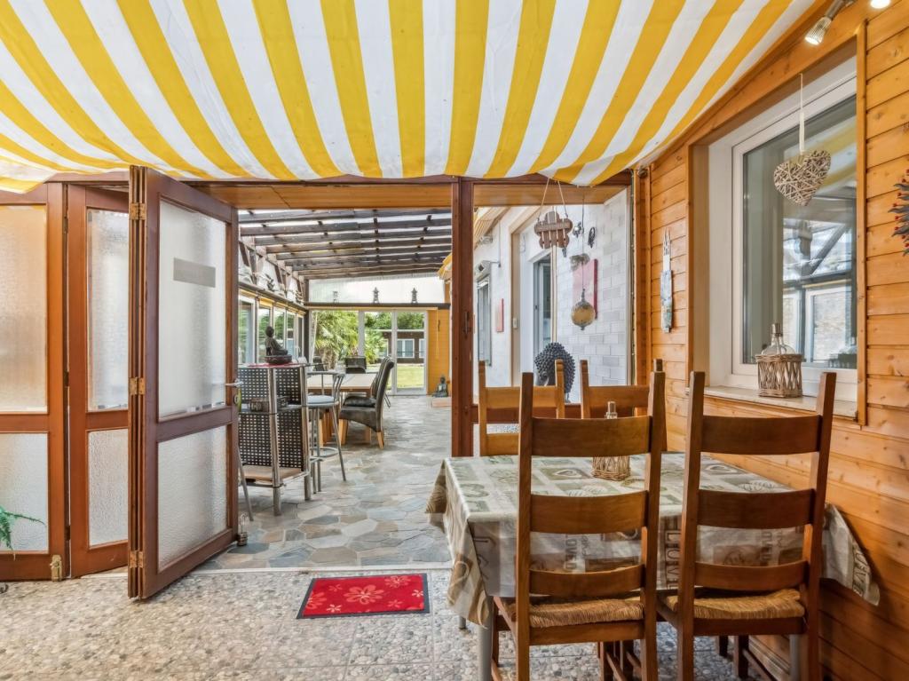 überdachte Terrasse Ansicht 1