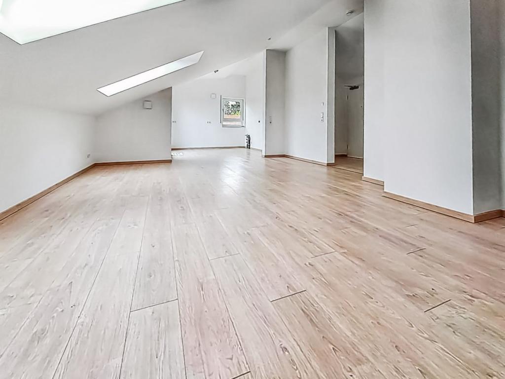 Blick Wohnbereich u. Küche