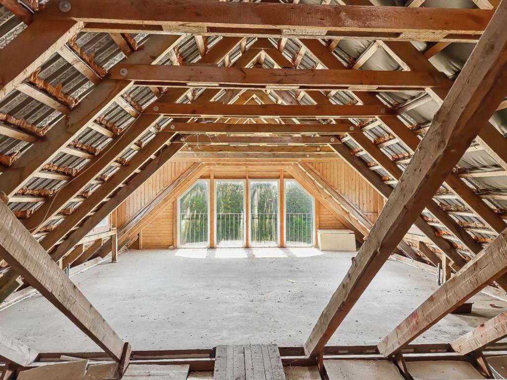 Ausbaureserve über dem Anbau