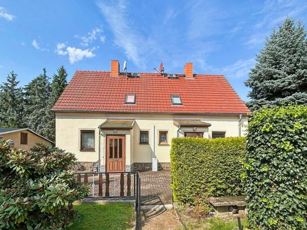 Haus vom Garten aus