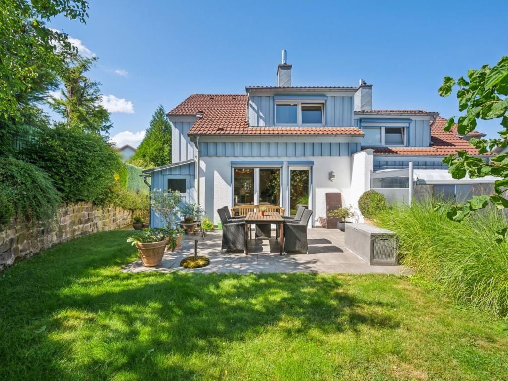 Garten mit Terrasse