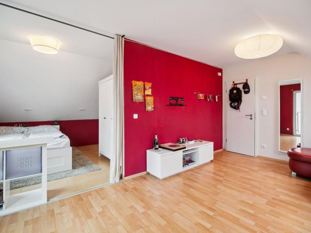 großes Zimmer - Büro II DG