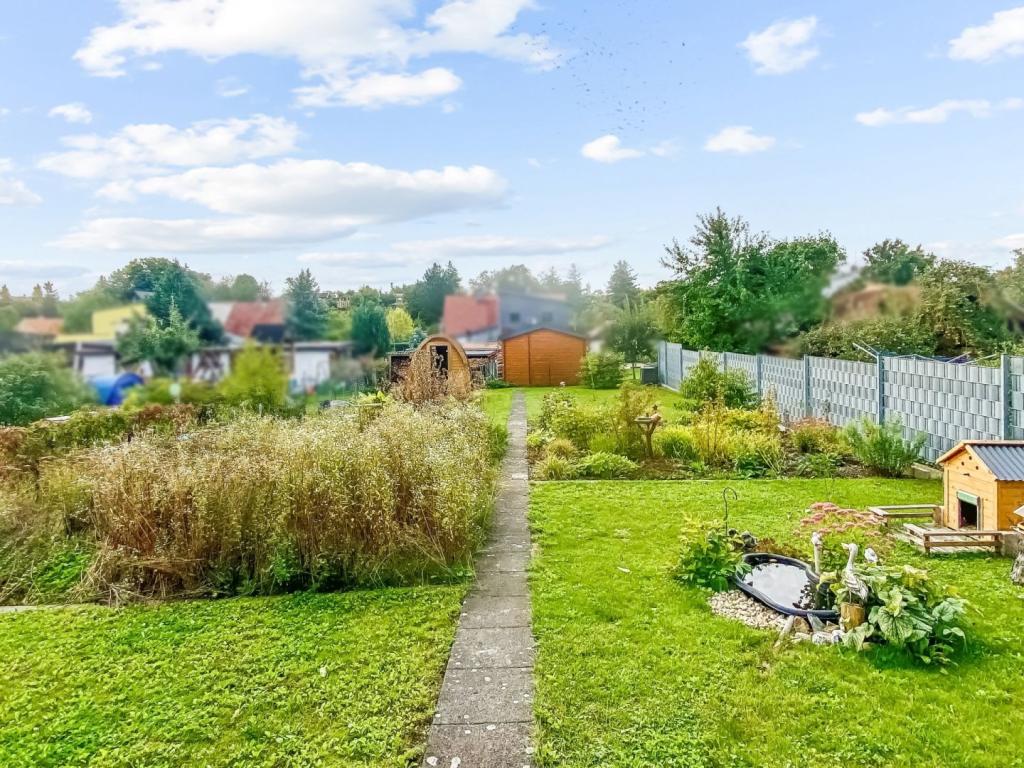 Garten mit Sauna