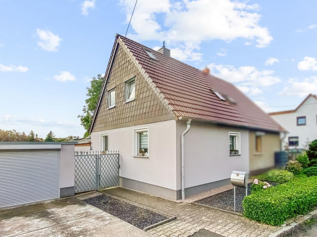 Hausansicht - Zufahrt