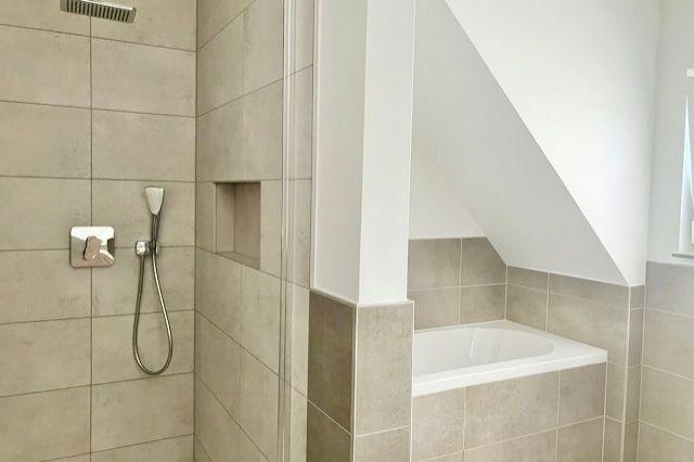 Badezimmer DG Ansicht II