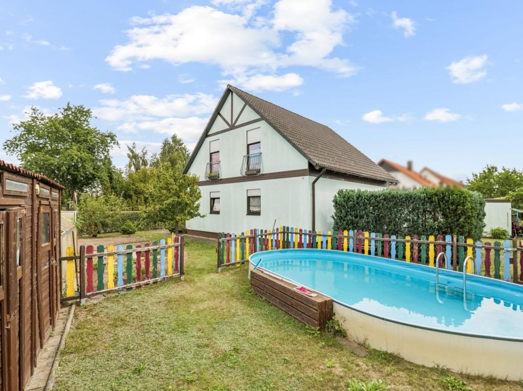 Garten mit Pool