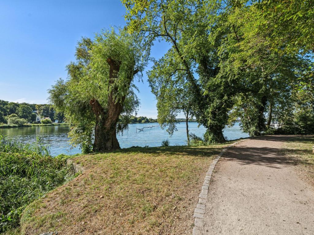 direkter Zugang zum Uferweg