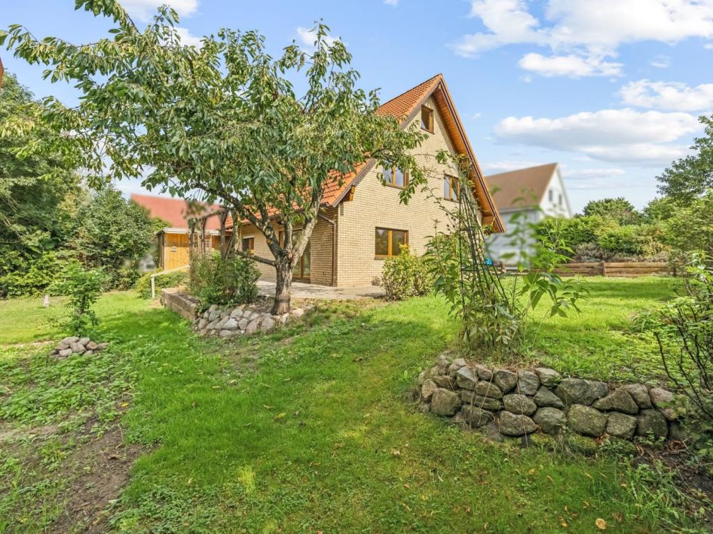 Seitenansicht und Garten