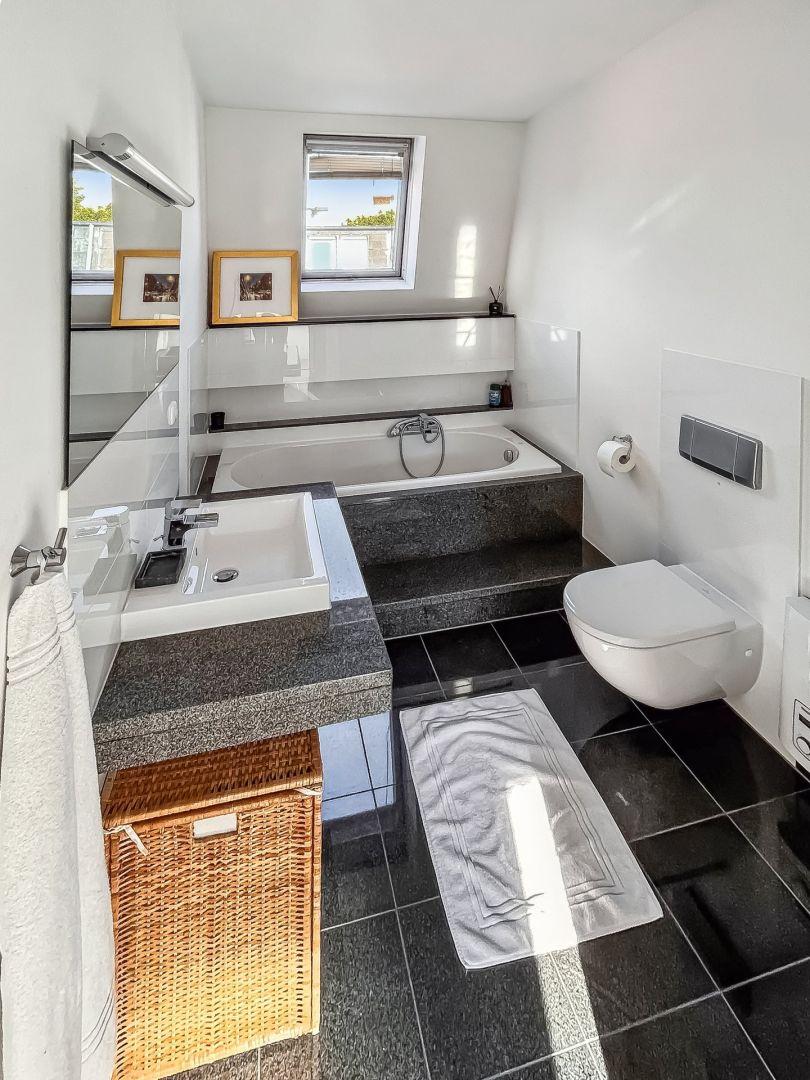 Badezimmer Ansicht 1